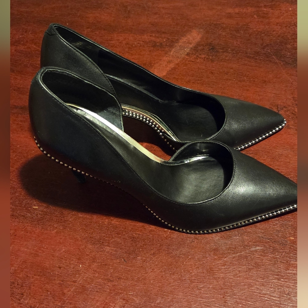 SOLD -Classic Black Pointed Toe Women's Pumps Size 9.5